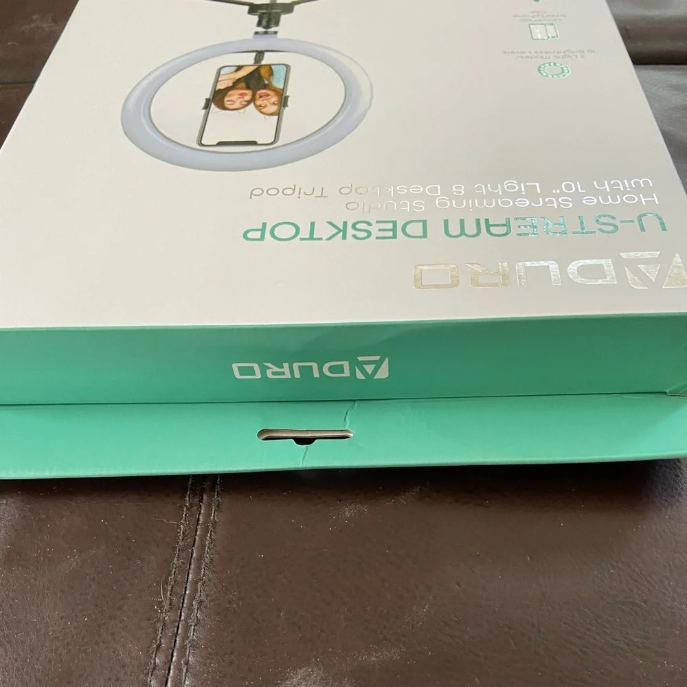 Streaming light ring tripod